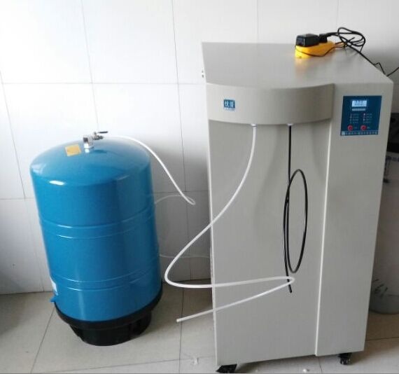 選擇超純水機(jī)時(shí)，應(yīng)該注意哪些方面呢？